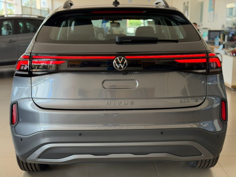 NIVUS 1.0 TSI HIGHLINE FLEX 4P AUTOMÁTICO - 2027 - CAXIAS DO SUL