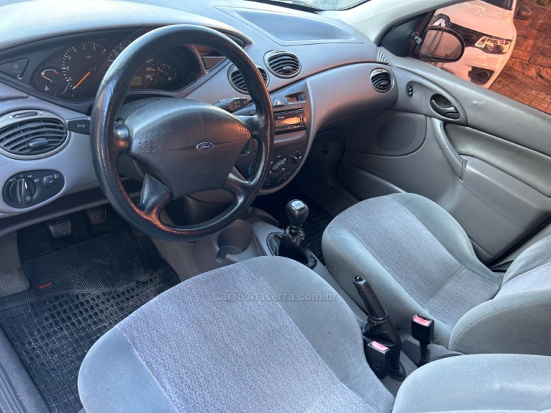 FOCUS 2.0 GLX SEDAN 16V GASOLINA 4P MANUAL - 2004 - CAXIAS DO SUL