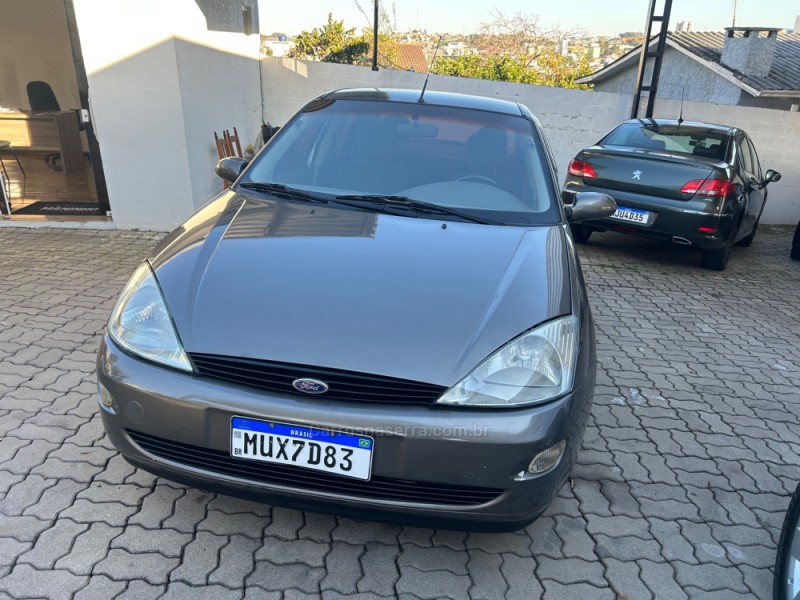 FOCUS 2.0 GLX SEDAN 16V GASOLINA 4P MANUAL - 2004 - CAXIAS DO SUL