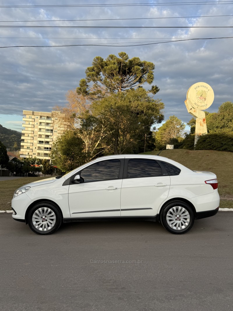 SIENA 1.6 MPI ESSENCE 16V FLEX 4P MANUAL - 2016 - NOVA ARAçá