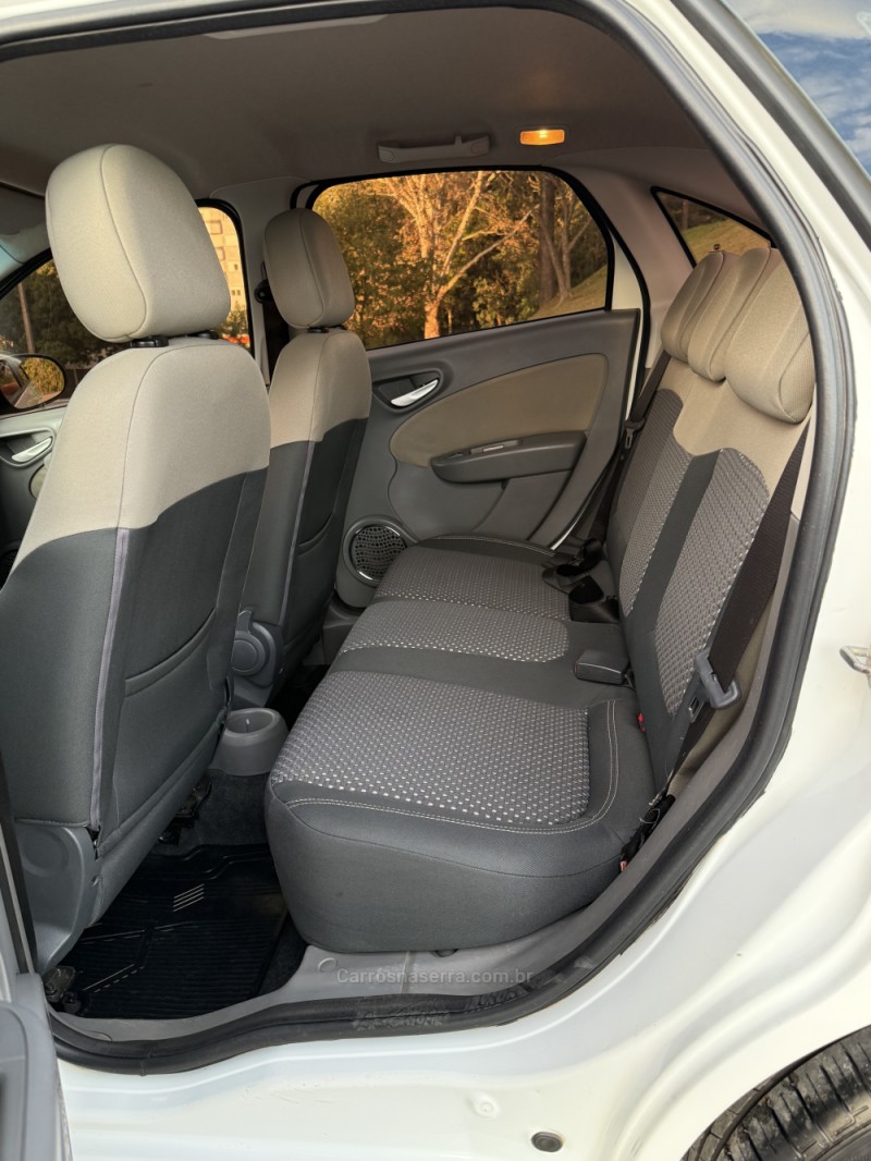 SIENA 1.6 MPI ESSENCE 16V FLEX 4P MANUAL - 2016 - NOVA ARAçá