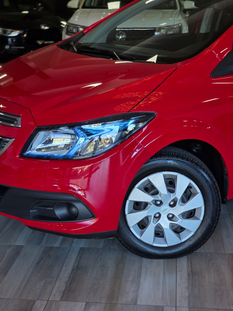 ONIX 1.4 MPFI LT 8V FLEX 4P MANUAL - 2015 - CAXIAS DO SUL
