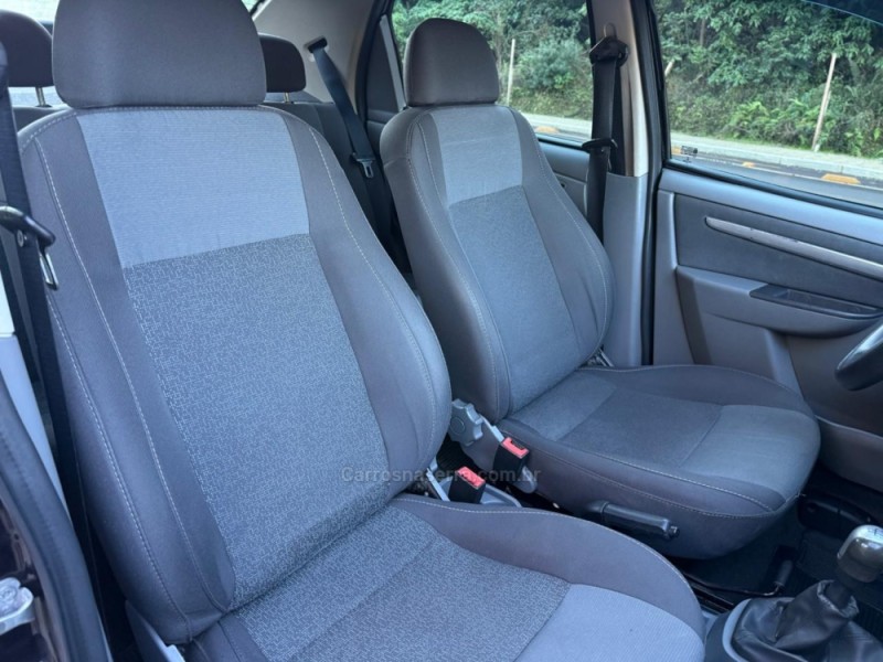 PRISMA 1.4 MPFI LT 8V FLEX 4P MANUAL - 2012 - IVOTI