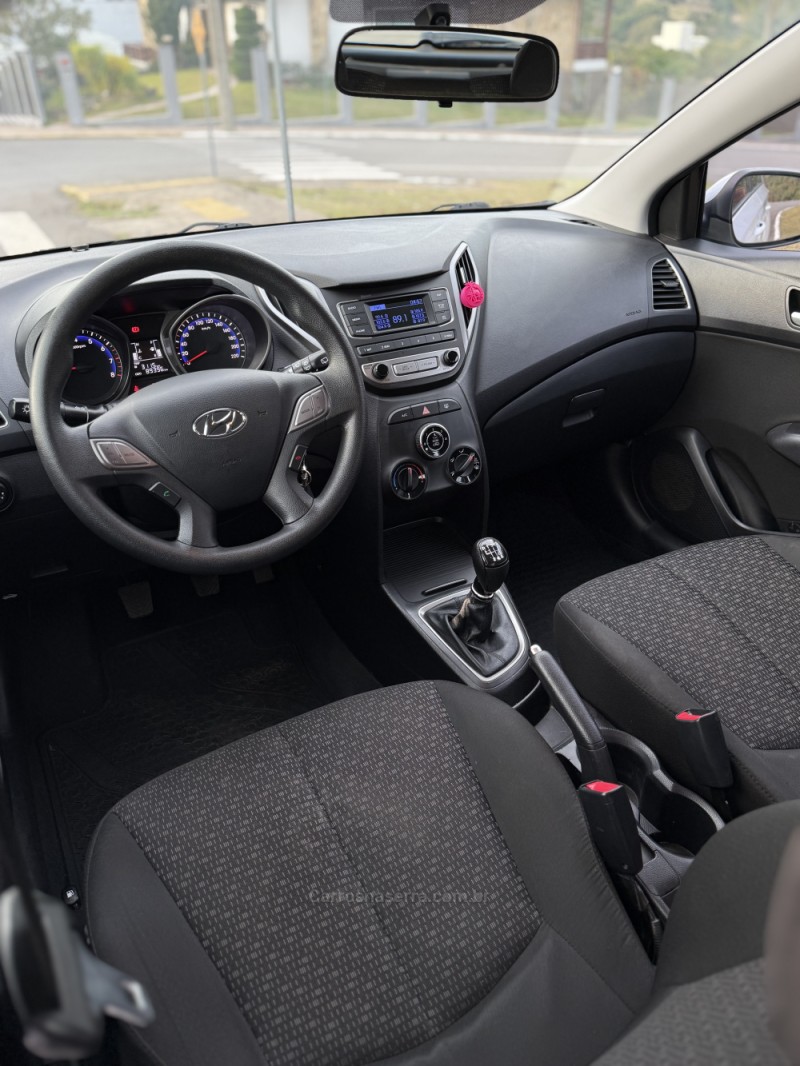 HB20 1.0 COMFORT 16V FLEX 4P MANUAL - 2017 - NOVA ARAçá
