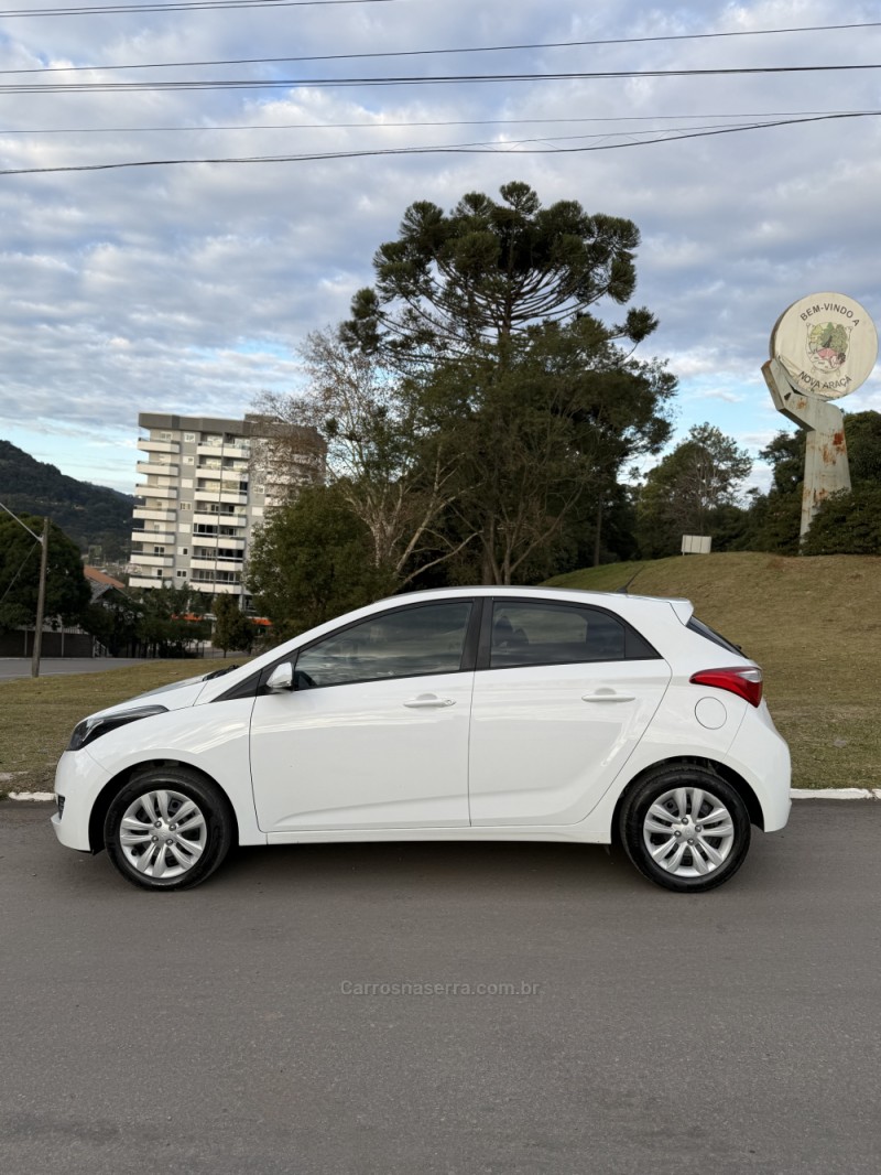 HB20 1.0 COMFORT 16V FLEX 4P MANUAL - 2017 - NOVA ARAçá