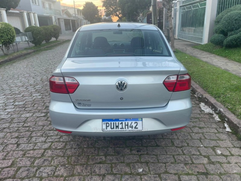 VOYAGE 1.0 MI COMFORTLINE 8V FLEX 4P MANUAL - 2015 - PORTO ALEGRE