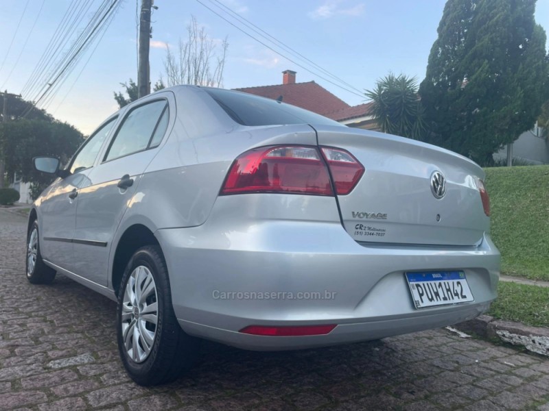 VOYAGE 1.0 MI COMFORTLINE 8V FLEX 4P MANUAL - 2015 - PORTO ALEGRE