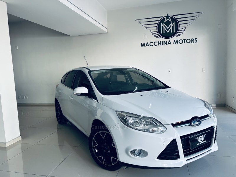focus 2.0 titanium hatch 16v flex 4p automatico 2015 caxias do sul