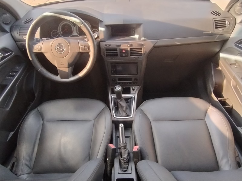 VECTRA 2.0 MPFI GT-X HATCH 8V FLEX 4P MANUAL - 2011 - CAXIAS DO SUL