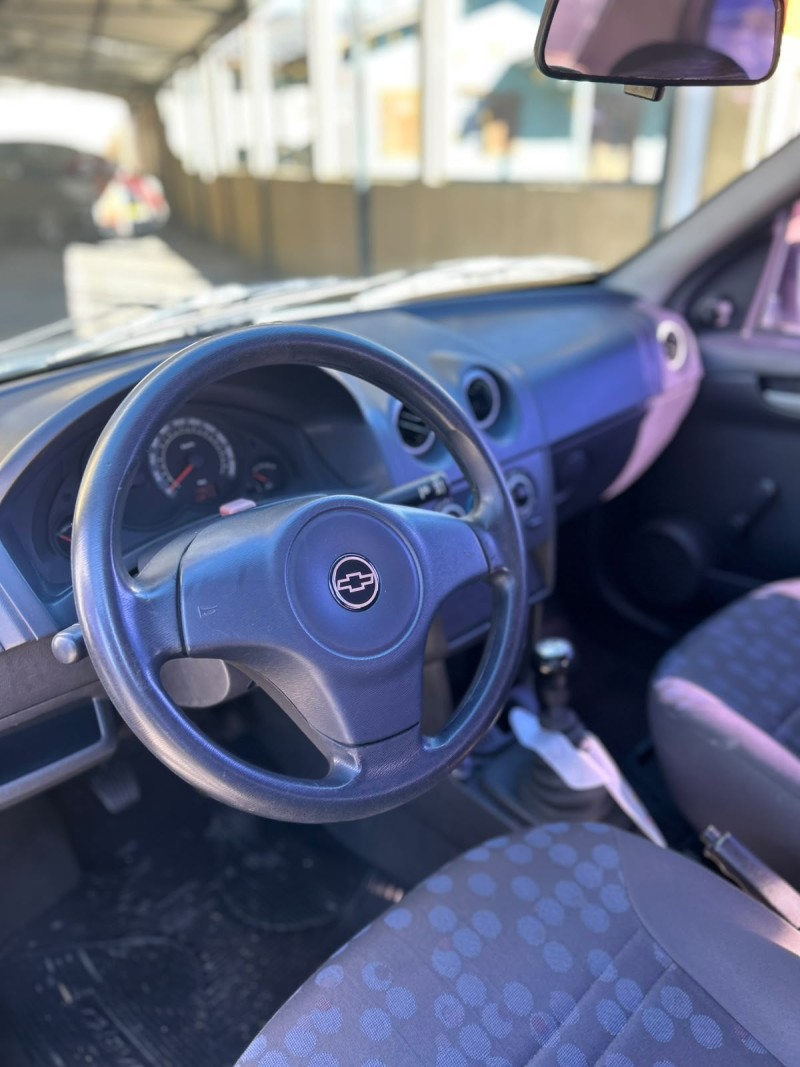PRISMA 1.4 MPFI JOY 8V FLEX 4P MANUAL - 2009 - CANELA