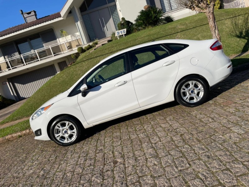 FIESTA 1.6 SE SEDAN 16V FLEX 4P MANUAL - 2016 - PORTO ALEGRE