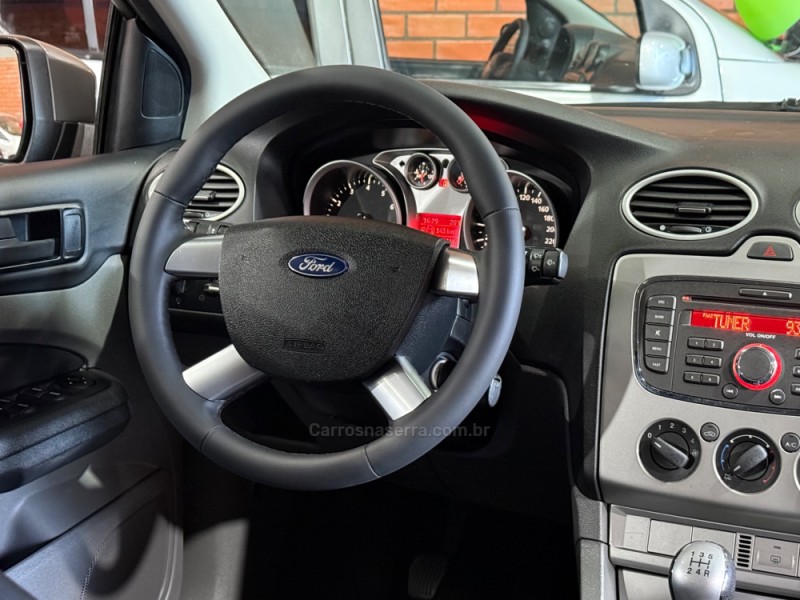 FOCUS 1.6 GLX 16V FLEX 4P MANUAL - 2011 - BENTO GONçALVES