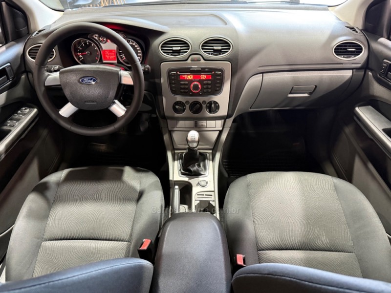 FOCUS 1.6 GLX 16V FLEX 4P MANUAL - 2011 - BENTO GONçALVES