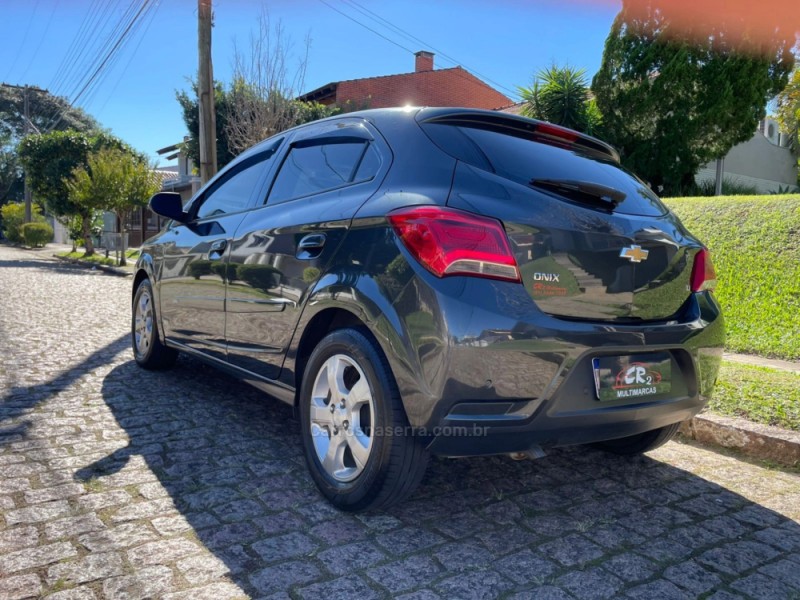 ONIX 1.4 MPFI LT 8V FLEX 4P MANUAL - 2019 - PORTO ALEGRE