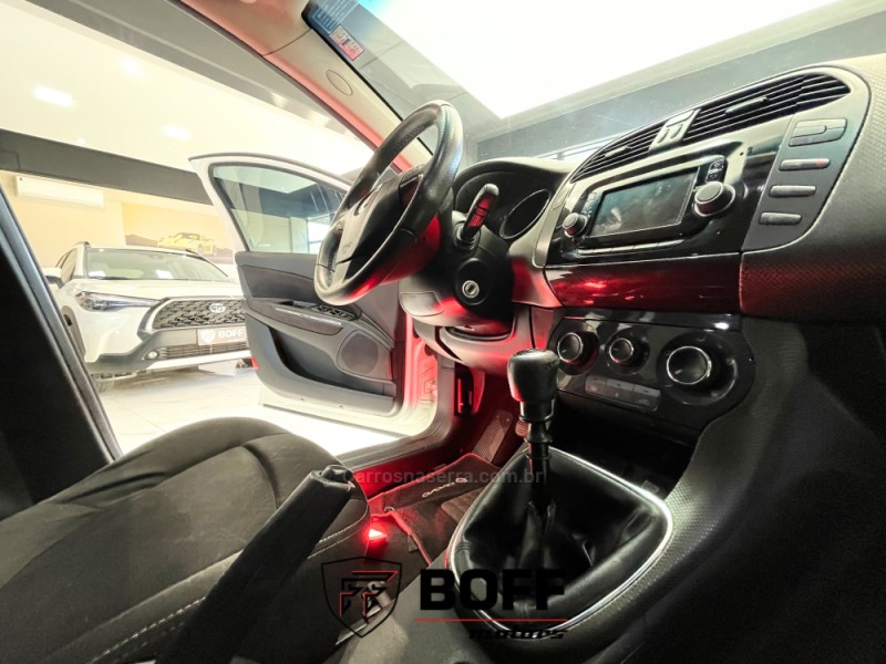 BRAVO 1.8 ESSENCE 16V FLEX 4P MANUAL - 2016 - CAXIAS DO SUL