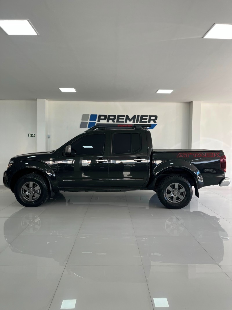 FRONTIER 2.5 SV ATTACK 10 ANOS 4X4 CD TURBO ELETRONIC DIESEL 4P MANUAL - 2013 - CAXIAS DO SUL