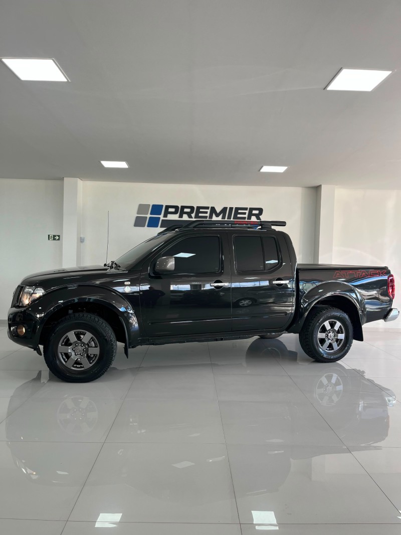 FRONTIER 2.5 SV ATTACK 10 ANOS 4X4 CD TURBO ELETRONIC DIESEL 4P MANUAL - 2013 - CAXIAS DO SUL