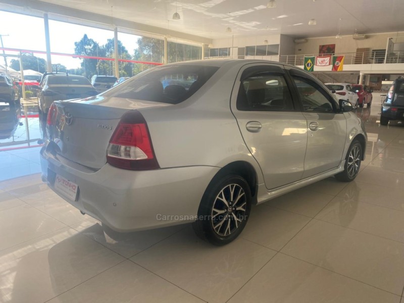 ETIOS 1.5 PLATINUM SEDAN 16V FLEX 4P AUTOMÁTICO - 2017 - LAJEADO
