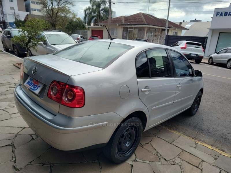 POLO SEDAN 1.6 MI 8V FLEX 4P MANUAL - 2011 - FLORES DA CUNHA