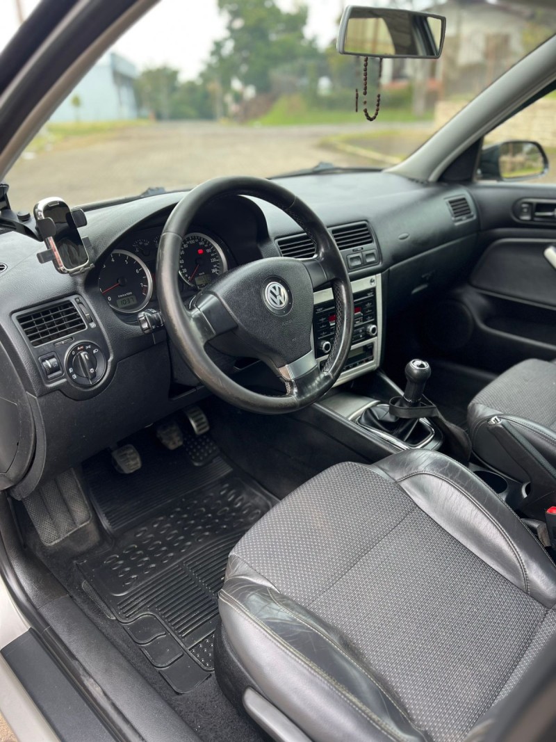 GOLF 1.6 8V GASOLINA 4P MANUAL - 2011 - NOVO HAMBURGO