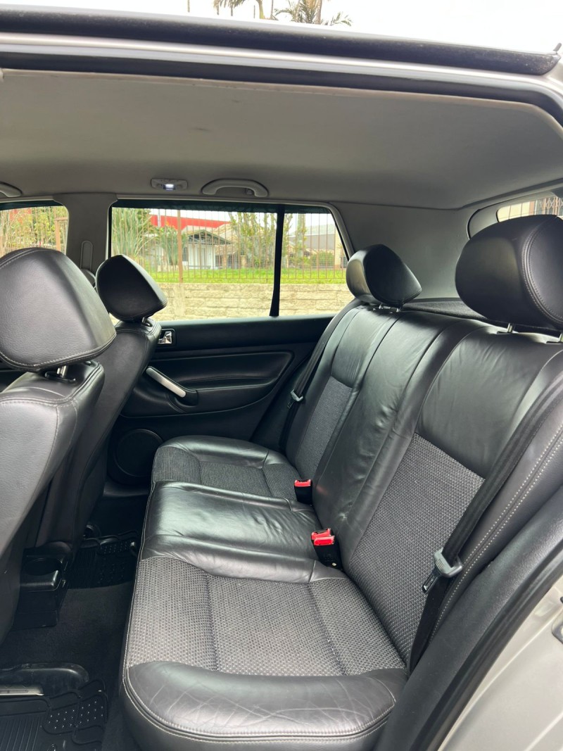 GOLF 1.6 8V GASOLINA 4P MANUAL - 2011 - NOVO HAMBURGO