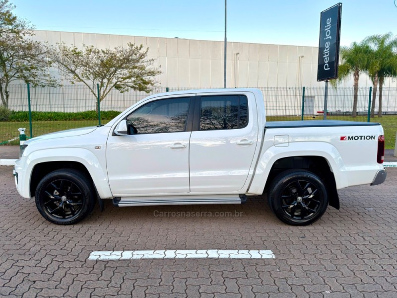 AMAROK 2.0 HIGHLINE 4X4 CD 16V TURBO INTERCOOLER DIESEL 4P AUTOMÁTICO - 2017 - ESTâNCIA VELHA