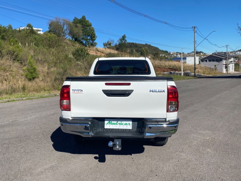 HILUX 2.8 4X4 CD 8V DIESEL 4P MANUAL - 2023 - FLORES DA CUNHA