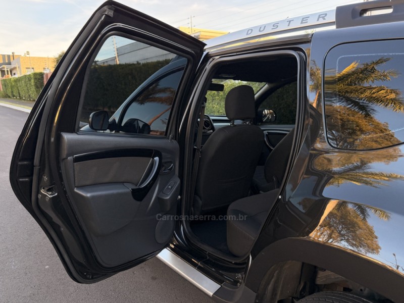 DUSTER 1.6 DYNAMIQUE 4X2 16V FLEX 4P MANUAL - 2017 - SãO LEOPOLDO