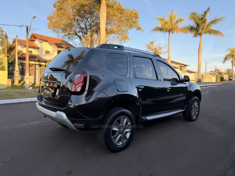 DUSTER 1.6 DYNAMIQUE 4X2 16V FLEX 4P MANUAL - 2017 - SãO LEOPOLDO