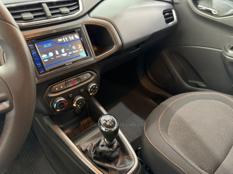 ONIX 1.4 MPFI LT 8V FLEX 4P MANUAL - 2015 - VACARIA