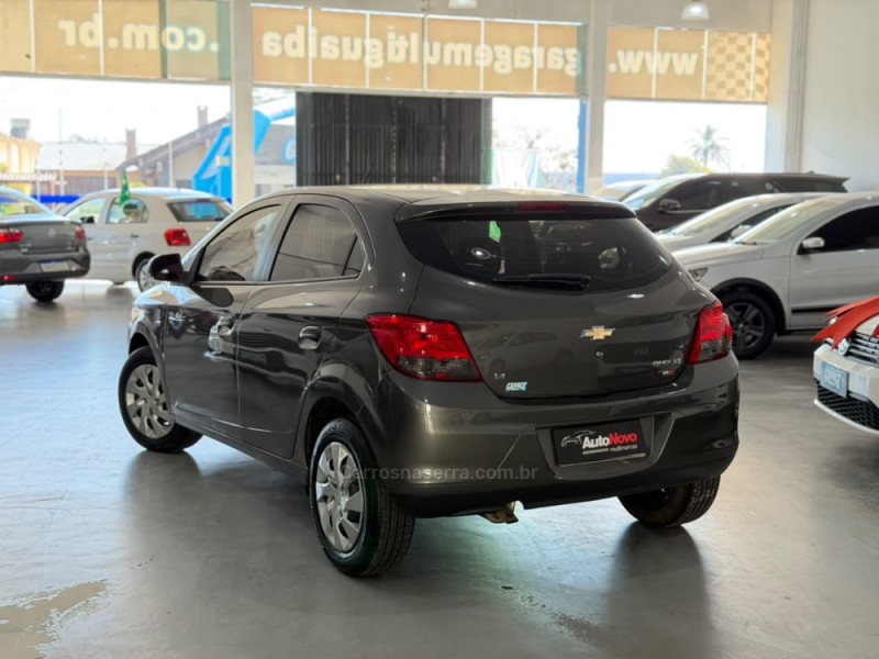ONIX 1.4 MPFI LT 8V FLEX 4P MANUAL - 2015 - VACARIA
