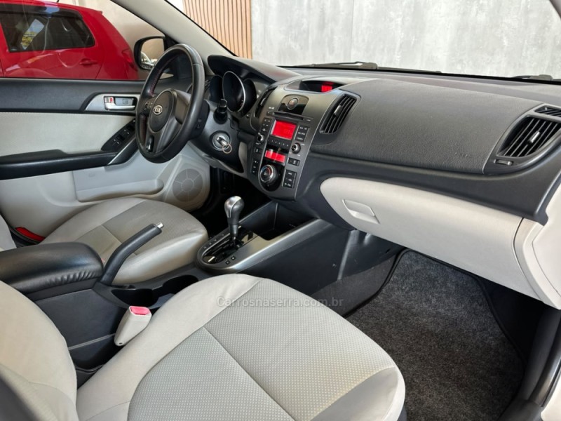 CERATO 1.6 E.221 SEDAN 16V GASOLINA 4P AUTOMÁTICO - 2010 - NOVO HAMBURGO