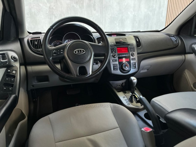 CERATO 1.6 E.221 SEDAN 16V GASOLINA 4P AUTOMÁTICO - 2010 - NOVO HAMBURGO