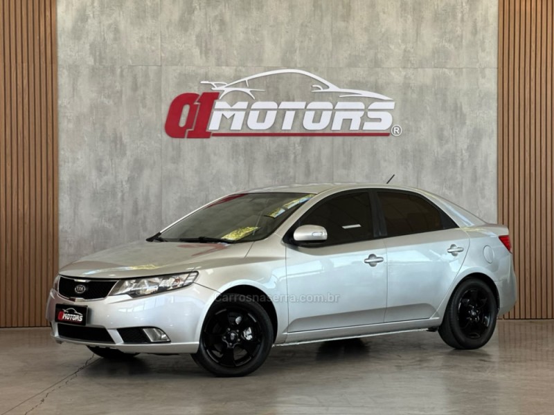 CERATO 1.6 E.221 SEDAN 16V GASOLINA 4P AUTOMÁTICO - 2010 - NOVO HAMBURGO