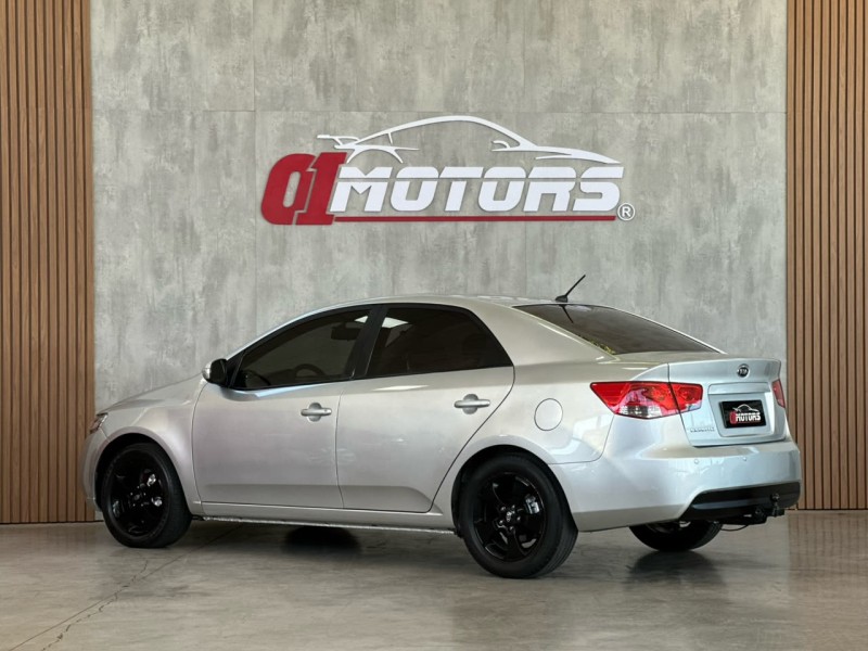 CERATO 1.6 E.221 SEDAN 16V GASOLINA 4P AUTOMÁTICO - 2010 - NOVO HAMBURGO
