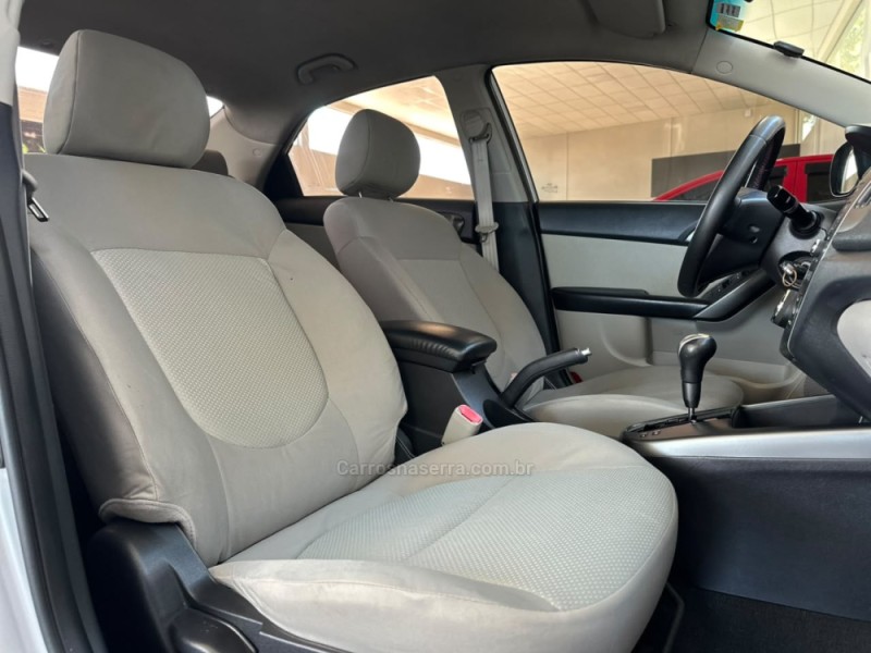 CERATO 1.6 E.221 SEDAN 16V GASOLINA 4P AUTOMÁTICO - 2010 - NOVO HAMBURGO