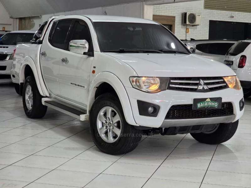 L200 TRITON 2.4 HLS 4X2 CD 16V FLEX 4P MANUAL - 2013 - SAPUCAIA DO SUL