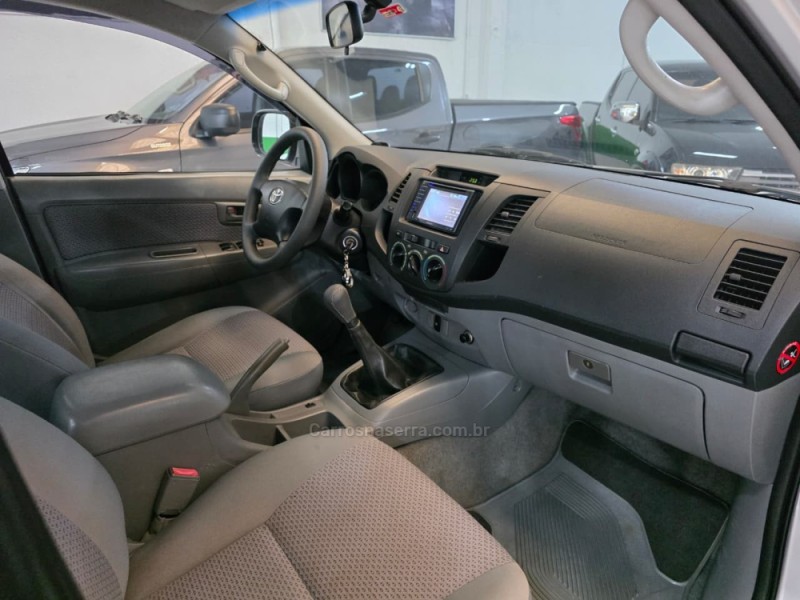HILUX 2.7 SR 4X2 CD 16V GASOLINA 4P MANUAL - 2010 - SAPUCAIA DO SUL