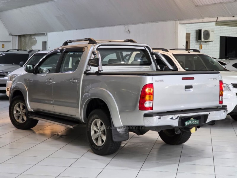HILUX 2.7 SR 4X2 CD 16V GASOLINA 4P MANUAL - 2010 - SAPUCAIA DO SUL