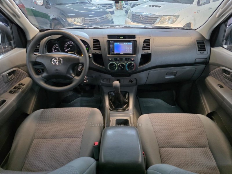 HILUX 2.7 SR 4X2 CD 16V GASOLINA 4P MANUAL - 2010 - SAPUCAIA DO SUL