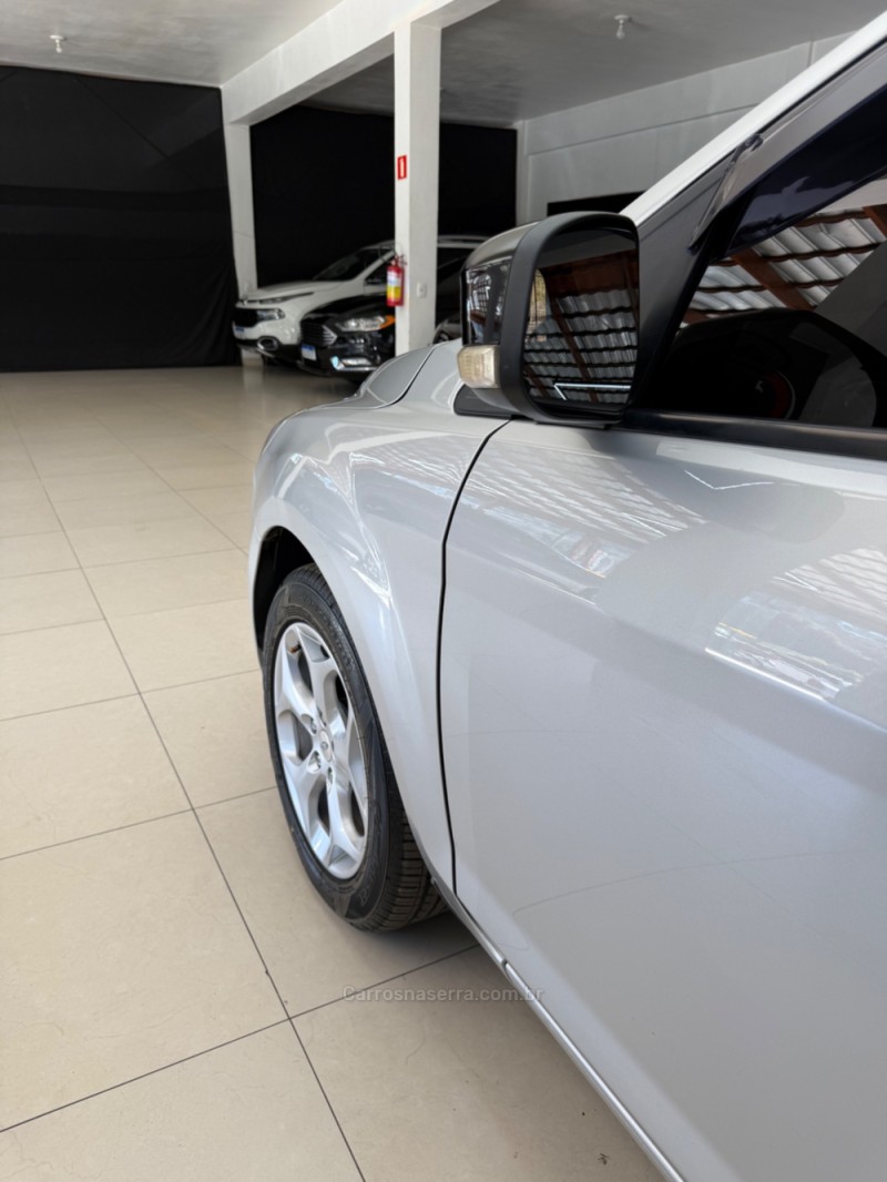 FOCUS 2.0 GLX 16V FLEX 4P MANUAL - 2013 - FARROUPILHA