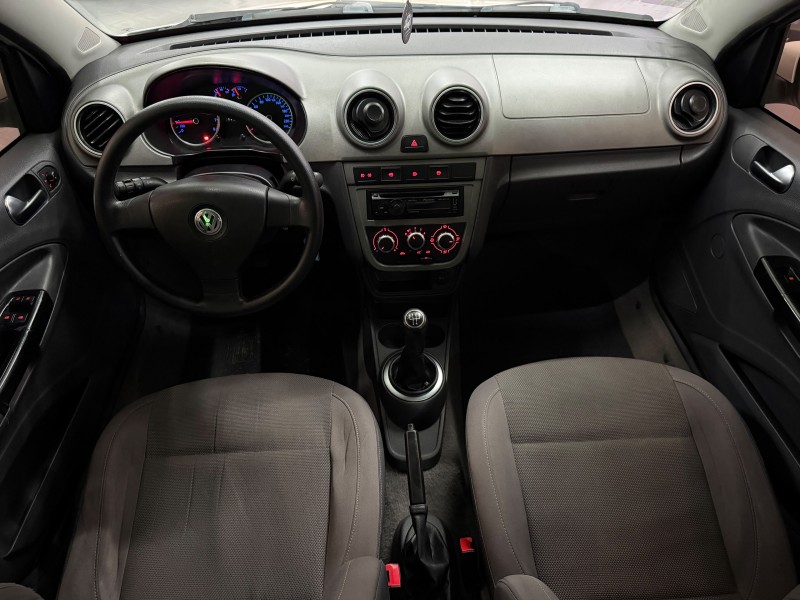 VOYAGE 1.6 MI COMFORTLINE 8V FLEX 4P MANUAL - 2010 - FELIZ