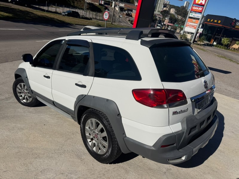 PALIO 1.8 MPI ADVENTURE WEEKEND 8V GASOLINA 4P MANUAL - 2015 - CAXIAS DO SUL