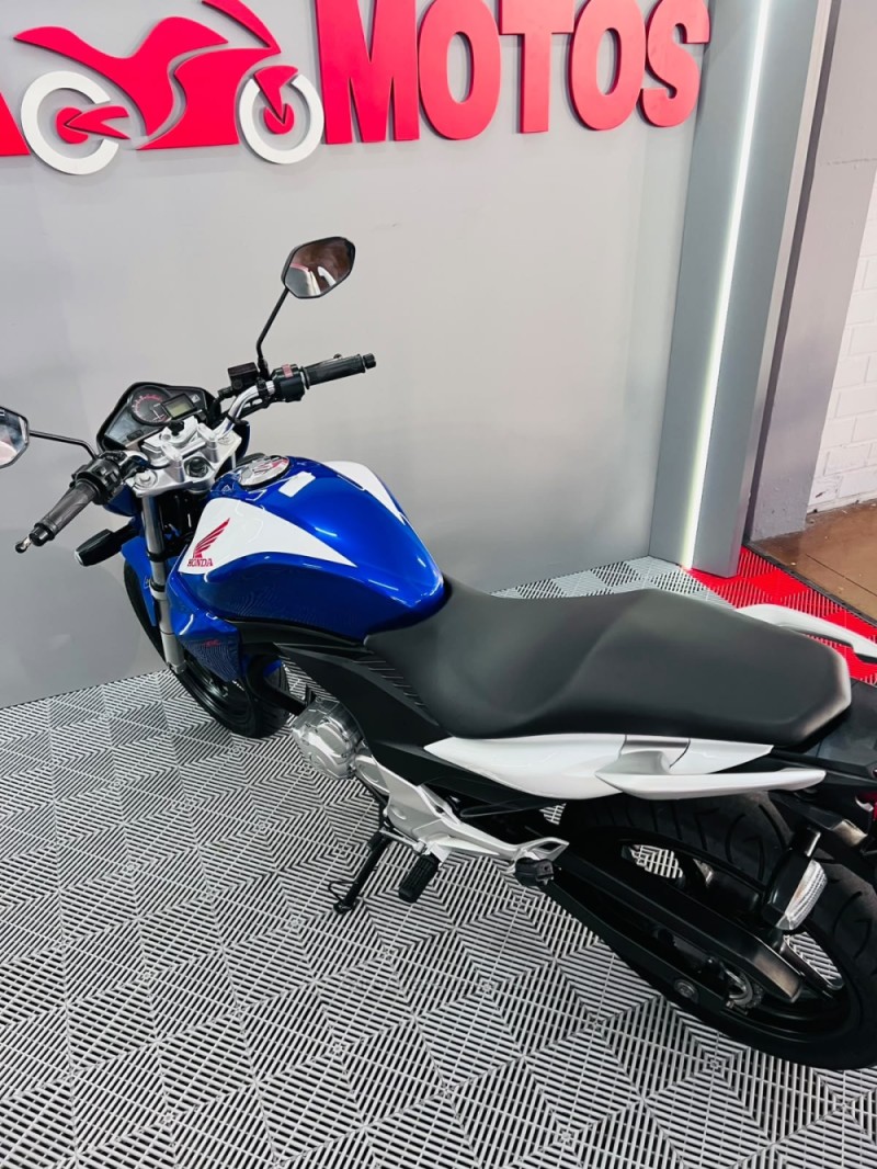 CB 300R  - 2015 - CAMPO BOM
