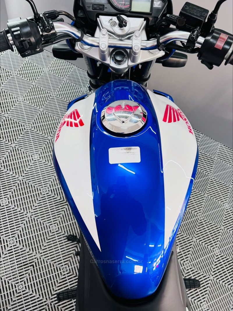 CB 300R  - 2015 - CAMPO BOM
