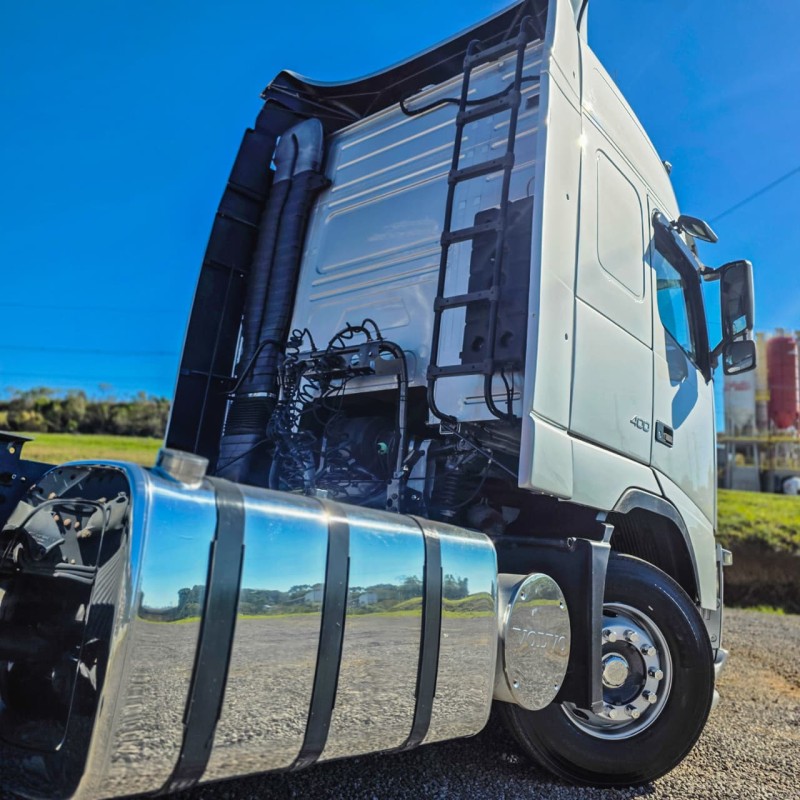 FH 400 GLOBETROTTER 4X2 - 2011 - GARIBALDI