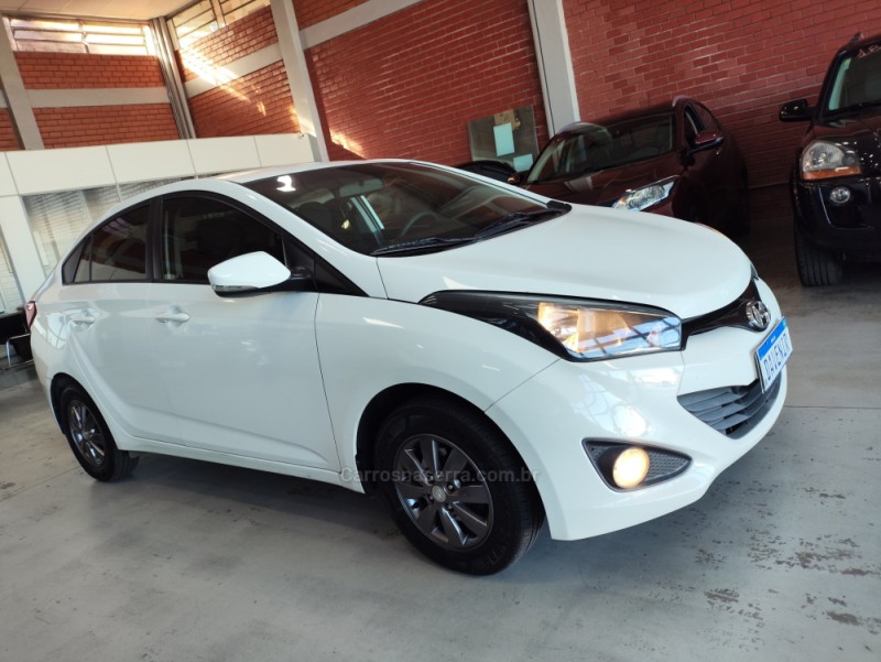 HB20S 1.6 COMFORT PLUS 16V FLEX 4P AUTOMÁTICO
