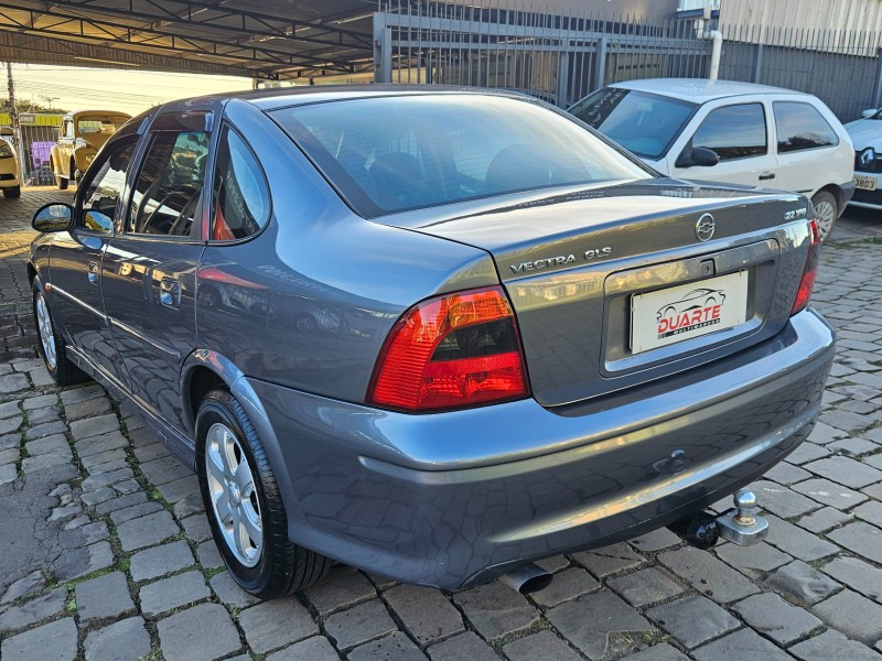 VECTRA 2.2 MPFI GLS 8V GASOLINA 4P MANUAL - 2000 - CAXIAS DO SUL