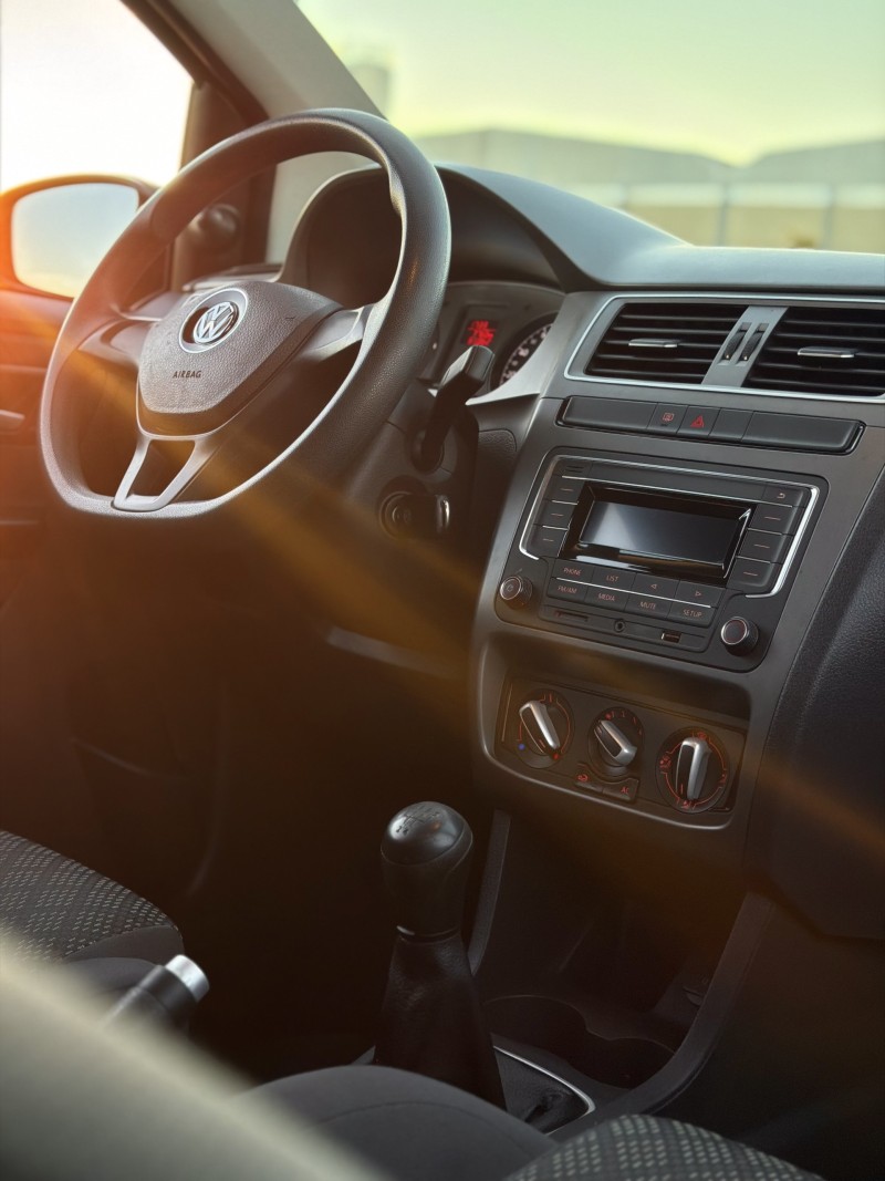 FOX 1.0 MPI TRENDLINE 12V FLEX 4P MANUAL - 2017 - ANTôNIO PRADO