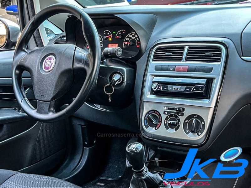PUNTO 1.4 ATTRACTIVE 8V FLEX 4P MANUAL - 2012 - NOVO HAMBURGO